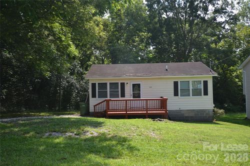 104 S Gregory St, Lancaster, SC, 29720-2689 | Card Image