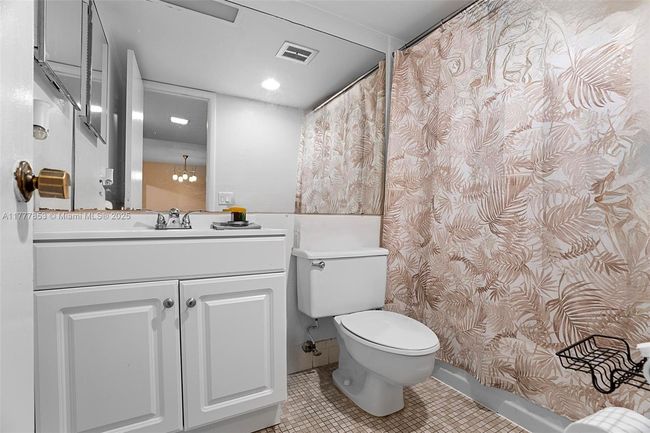 APT-222B - 2313 S Cypress Bend Dr, Condo with 2 bedrooms, 2 bathrooms and null parking in Pompano Beach FL | Image 6