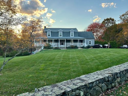 51 Albee Rd, Uxbridge, MA, 01569-1911 | Card Image