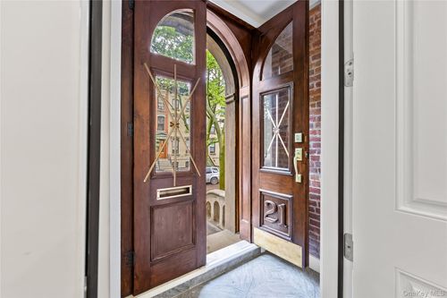 1-2118 45th Ave, Long Island City, NY, 11101-4704 | Card Image