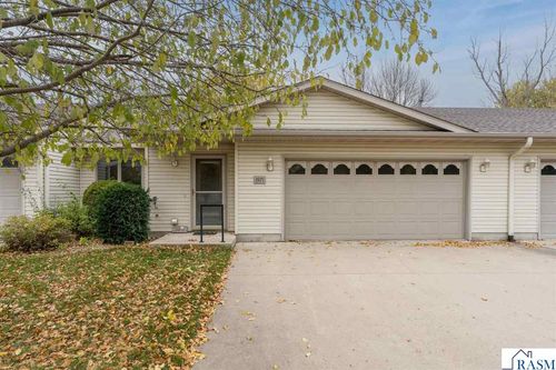 1971 E Welco Dr, Saint Peter, MN, 56082-1717 | Card Image