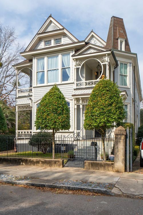 40 Montagu Street, Charleston, SC, 29401 | Card Image