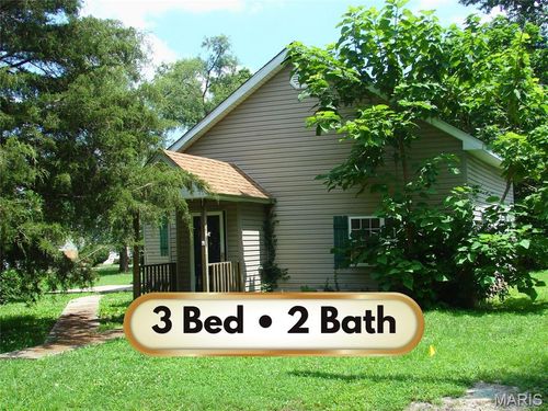 372 S 2nd St, Livingston, IL, 62058-1037 | Card Image