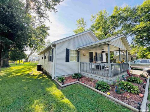 410 S Merritt St, Odin, IL, 62870-1190 | Card Image