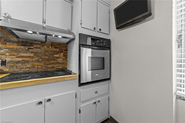 UNIT-906 - 1101 N Elm St, House other with 2 bedrooms, 2 bathrooms and null parking in Greensboro NC | Image 4