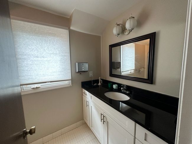 1885 Chipping Way, Condo with 4 bedrooms, 3 bathrooms and null parking in Bloomfield Hills MI | Image 17