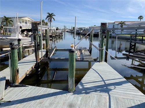 11361 Dogwood Ln, FORT MYERS BEACH, FL, 33931-7126 | Card Image