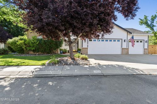 965 Springfield Dr, Gardnerville, NV, 89460-9607 | Card Image