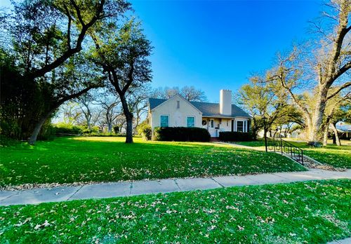 401 S Hillcrest Ave, Eastland, TX, 76448-2234 | Card Image