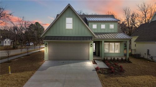 2084 N Dutton Pl, Fayetteville, AR, 72703-5607 | Card Image