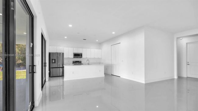 15455 Sw 232 Nd St, House other with 5 bedrooms, 4 bathrooms and null parking in Miami FL | Image 10