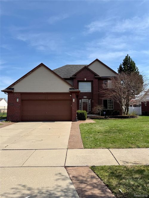 35472 Grant St, New Baltimore, MI, 48047-6321 | Card Image