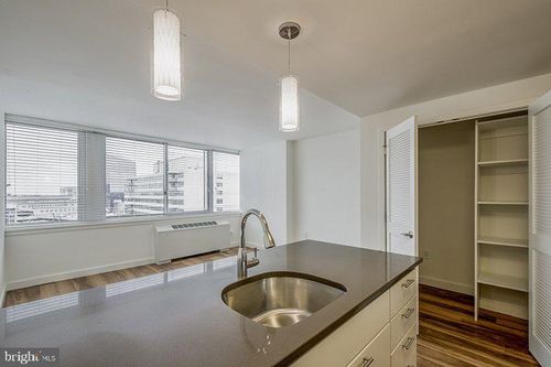 0b-w1702-2200 Benjamin Franklin Parkway, PHILADELPHIA, PA, 19130 | Card Image