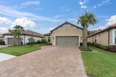 10693 Calluna Drive, House other with 3 bedrooms, 3 bathrooms and null parking in Odessa FL | Image 2