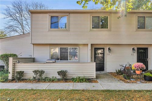 3115 Bay Landing Dr, Westlake, OH, 44145-4426 | Card Image