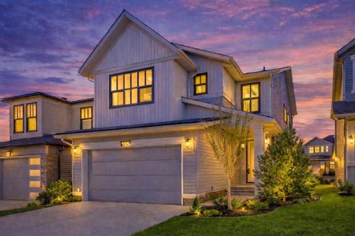 195 Lucas Common Nw, Calgary, AB, T3P2B3 | Card Image