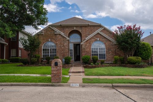1806 Frosted Hill Dr, Carrollton, TX, 75010-2090 | Card Image