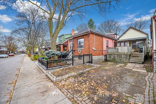 20 Howick Ave, Toronto, ON, M6N1M8 | Card Image