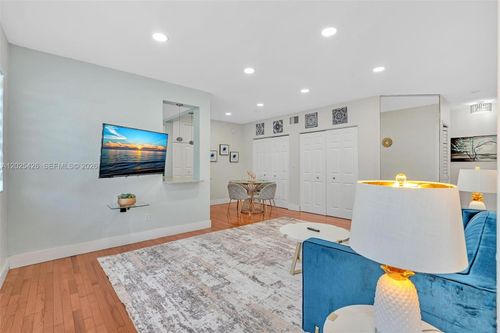 3-10004 E Bay Harbor Dr, Bay Harbor Islands, FL, 33154-1533 | Card Image