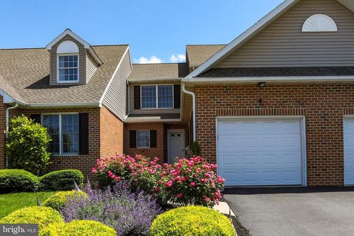 4 Spring Hill Ln, MOUNTVILLE, PA, 17554-1062 | Card Image