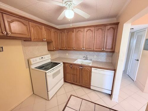 402 Markham S, Deerfield Beach, FL, 33442-2771 | Card Image