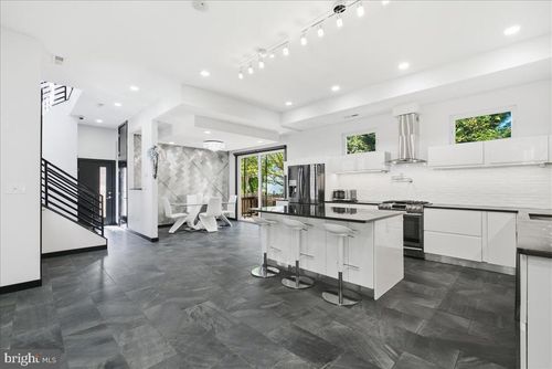 900 20th St S, ARLINGTON, VA, 22202-2616 | Card Image