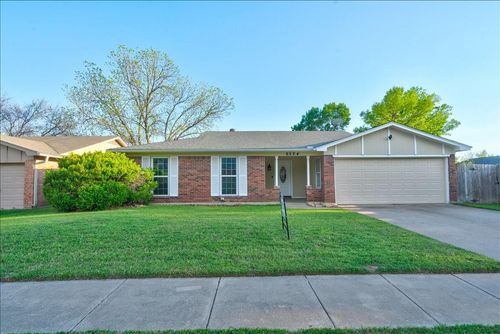 6524 Blue Grass Dr, Watauga, TX, 76148-1703 | Card Image