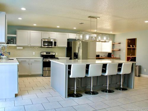124 Hinge Path, Cibolo, TX, 78108-3380 | Card Image
