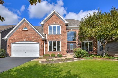 26W276 Thorngate Ln, Winfield, IL, 60190-2374 | Card Image