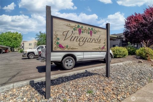 104-608 N Roosevelt St, Walla Walla, WA, 99362-2379 | Card Image