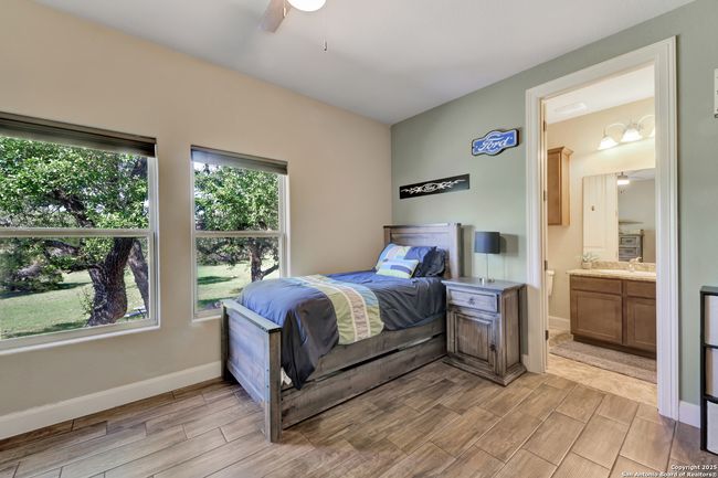 211 Comal Run, House other with 3 bedrooms, 4 bathrooms and null parking in Bulverde TX | Image 27
