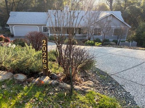 20268 Chaparral Cir, Penn Valley, CA, 95946-8815 | Card Image