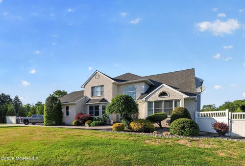 30 Tobi Ct, Freehold, NJ, 07728-8825 | Card Image