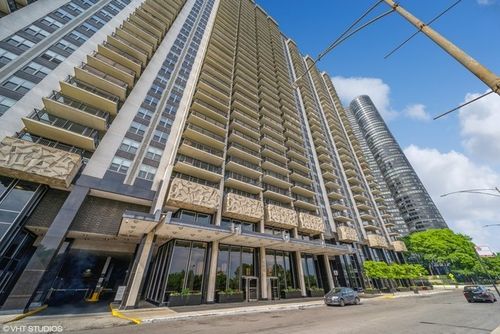 2622-400 Randolph St, Chicago, IL, 60601-5054 | Card Image
