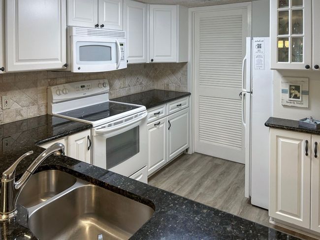 2112 - 2112 Beach Wood Rd, Condo with 2 bedrooms, 2 bathrooms and null parking in Amelia Island FL | Image 11