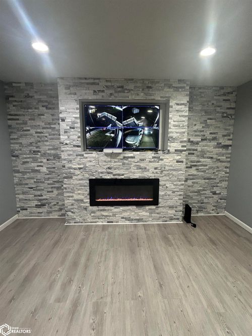 720 N 20th St, Denison, IA, 51442-1216 | Card Image