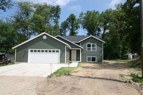 203 E 2nd St, Fennville, MI, 49408-9227 | Card Image