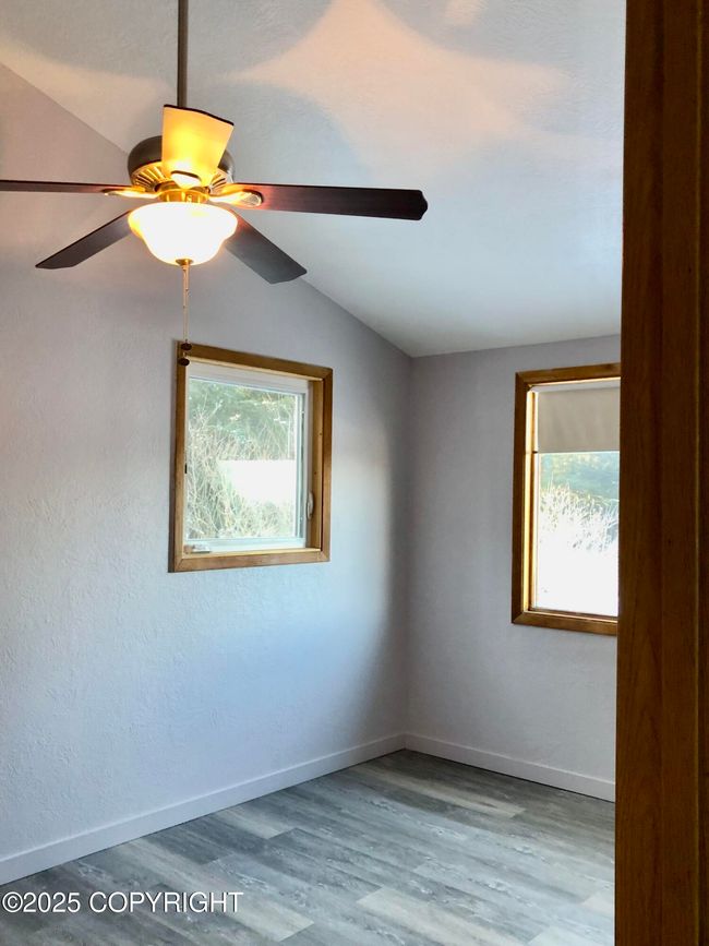 Main level bedroom | Image 11