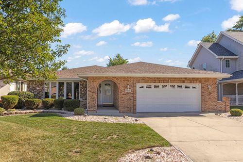 14051 E Laramie Ct, Crestwood, IL, 60418-1558 | Card Image