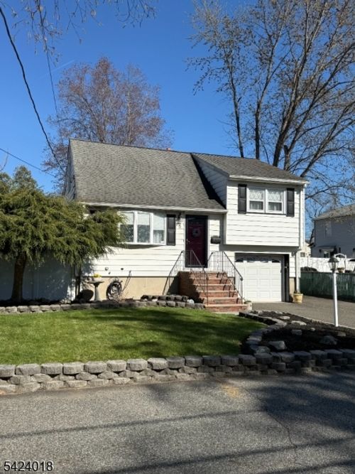 6 Evergreen Ave, Haskell, NJ, 07420-1415 | Card Image