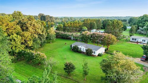 35 Little Roundtop Dr, Hiddenite, NC, 28636-9341 | Card Image