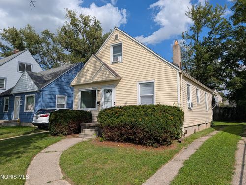 1910 Fernhill Rd, Toledo, OH, 43607-1374 | Card Image