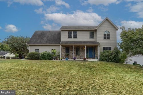 954 Debra Dr, HUMMELSTOWN, PA, 17036-8515 | Card Image