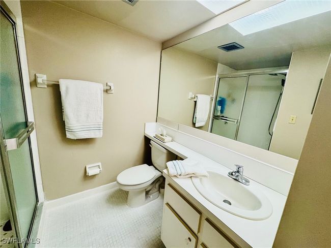 guest bathroom | Image 20