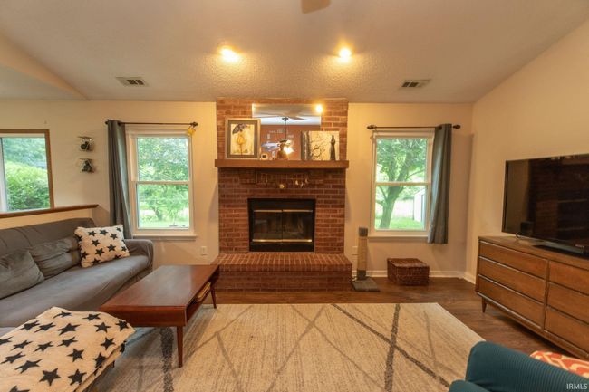 5530 W Cobblestone St, House other with 3 bedrooms, 2 bathrooms and null parking in Bloomington IN | Image 5