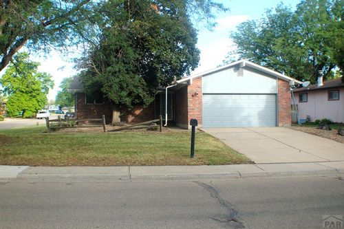 33 Regency Blvd, Pueblo, CO, 81005-1819 | Card Image