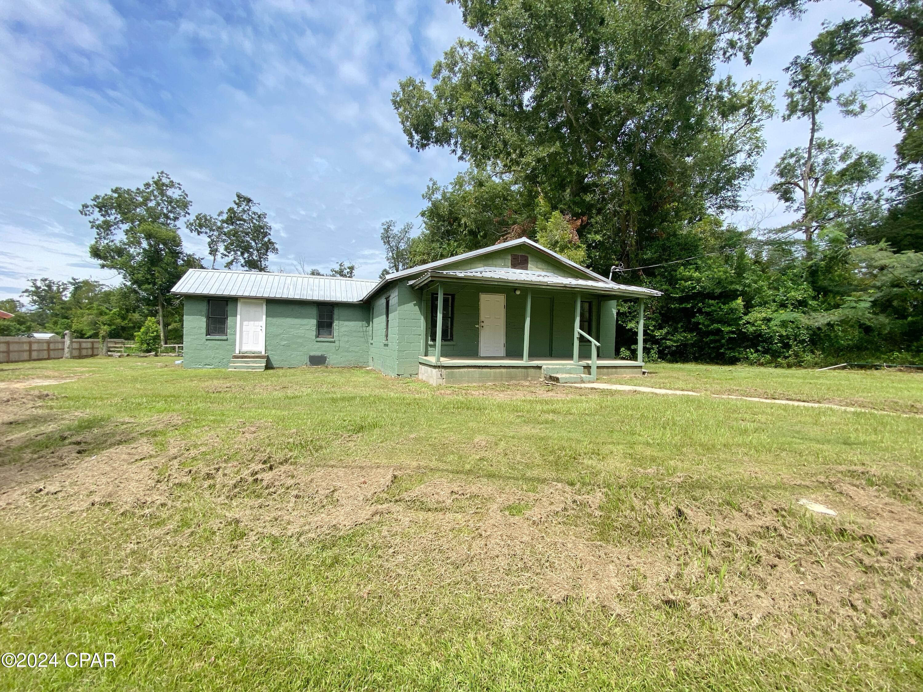 Eva Mae St, Marianna, FL 32448