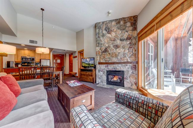 637C - 2036 London Lane, Townhouse with 2 bedrooms, 2 bathrooms and 1 parking in Whistler BC | Image 8