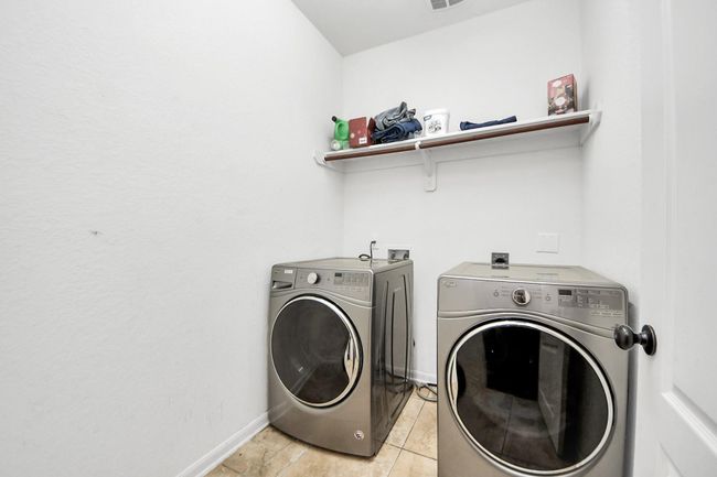Full sized laundry room | Image 26