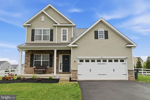 75 Windover Dr, Gilbertsville, PA, 19525-9452 | Card Image